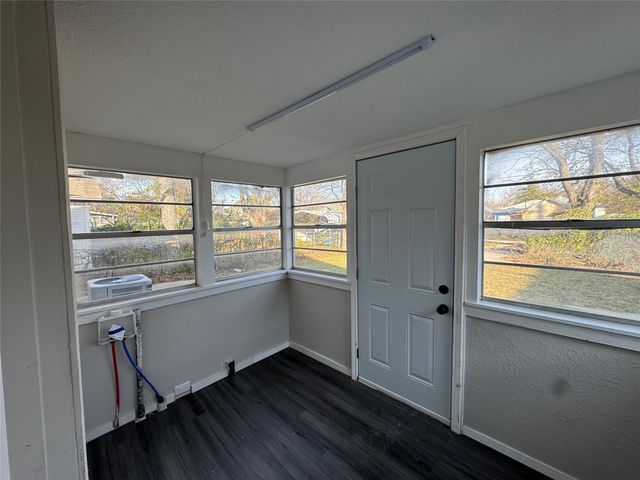 917 W Sears Street, Denison, TX 75020