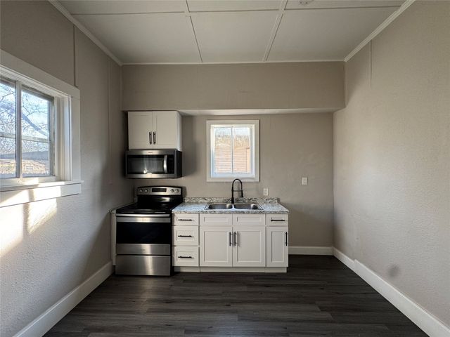 917 W Sears Street, Denison, TX 75020