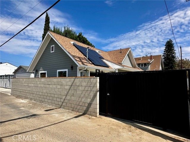 2012 N Bush 100, Santa Ana, CA 92706