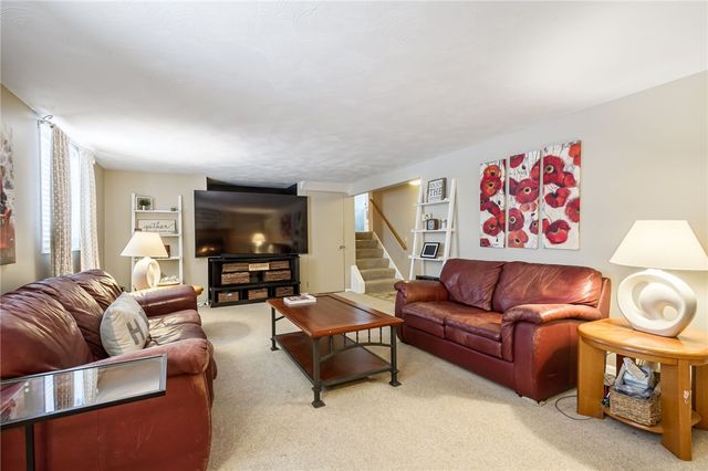 131 Meadow Circle, Irondequoit, NY 14609