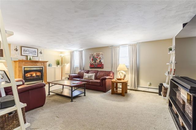 131 Meadow Circle, Irondequoit, NY 14609