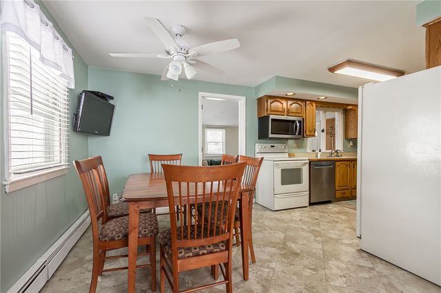 131 Meadow Circle, Irondequoit, NY 14609