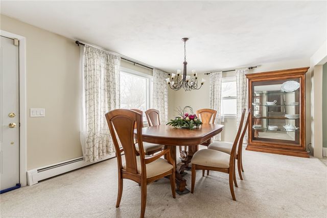 131 Meadow Circle, Irondequoit, NY 14609