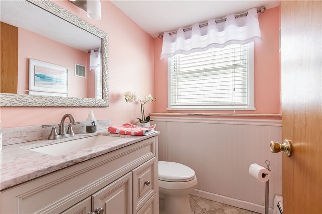 131 Meadow Circle, Irondequoit, NY 14609