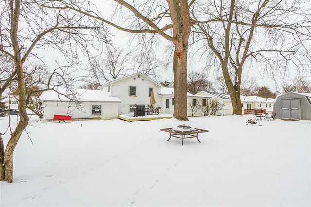 131 Meadow Circle, Irondequoit, NY 14609