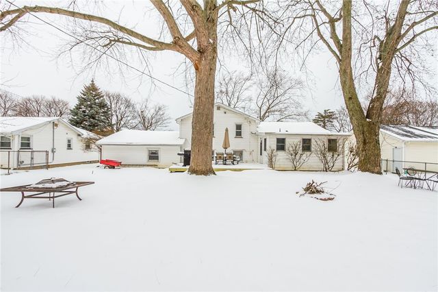 131 Meadow Circle, Irondequoit, NY 14609