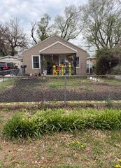 549 S West Avenue, Springfield, MO 65806