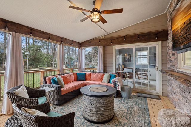 8621 Summerfield Lane, Huntersville, NC 28078