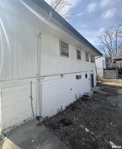 3713 W PAGEWOOD Drive, Peoria, IL 61615