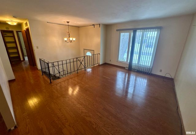 3713 W PAGEWOOD Drive, Peoria, IL 61615