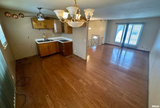 3713 W PAGEWOOD Drive, Peoria, IL 61615