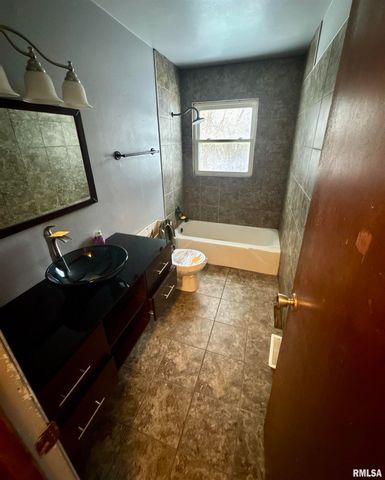 3713 W PAGEWOOD Drive, Peoria, IL 61615