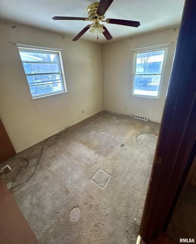 3713 W PAGEWOOD Drive, Peoria, IL 61615