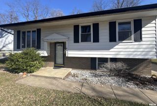 3713 W PAGEWOOD Drive, Peoria, IL 61615