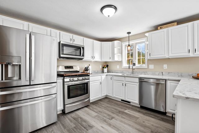 77 Gould Road, Weare, NH 03281