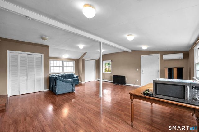 1105 Northrop Road, Wallingford, CT 06492