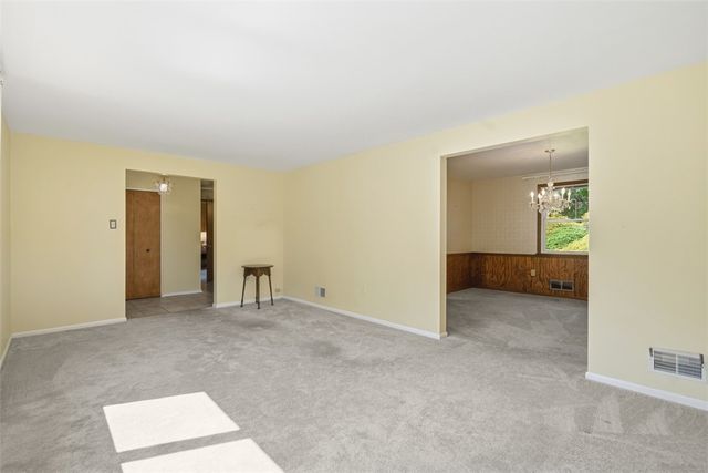 1548 Spreading Oak Dr, Scott Twp, PA 15220