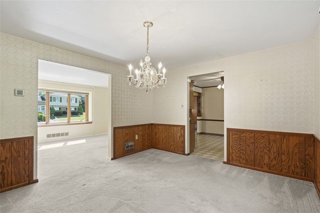 1548 Spreading Oak Dr, Scott Twp, PA 15220