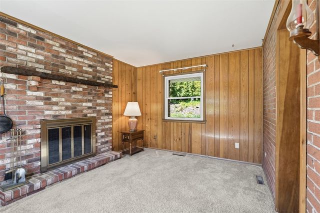 1548 Spreading Oak Dr, Scott Twp, PA 15220