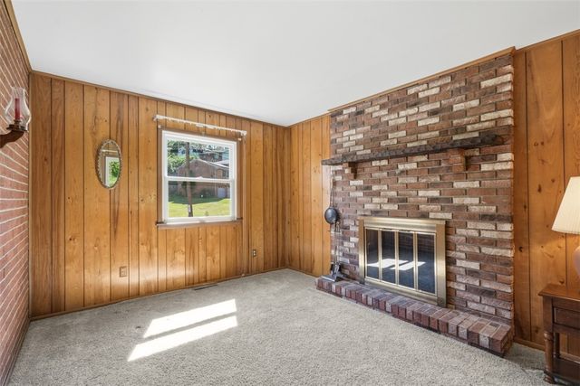 1548 Spreading Oak Dr, Scott Twp, PA 15220