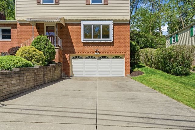 1548 Spreading Oak Dr, Scott Twp, PA 15220