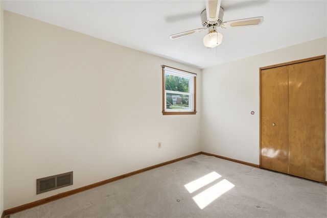 1548 Spreading Oak Dr, Scott Twp, PA 15220