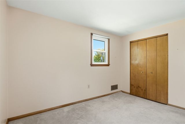 1548 Spreading Oak Dr, Scott Twp, PA 15220