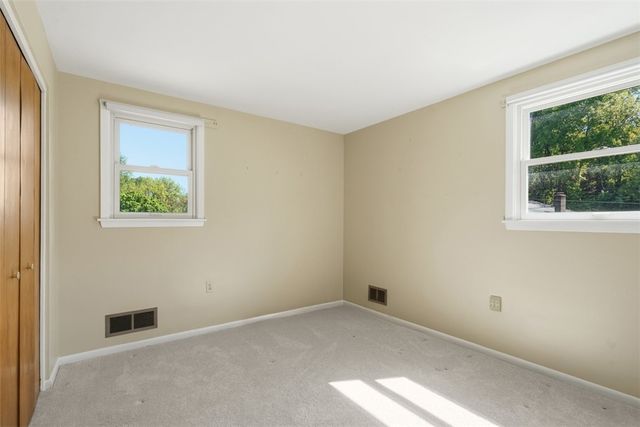 1548 Spreading Oak Dr, Scott Twp, PA 15220