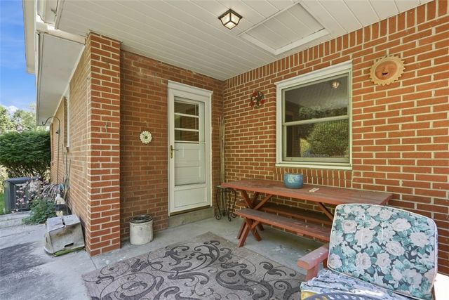 1548 Spreading Oak Dr, Scott Twp, PA 15220