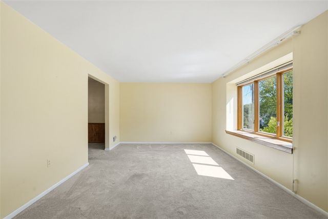 1548 Spreading Oak Dr, Scott Twp, PA 15220