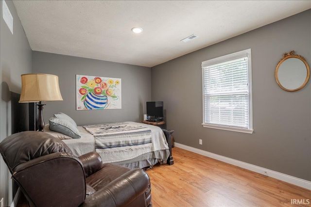 918 Stahl Court, Evansville, IN 47715