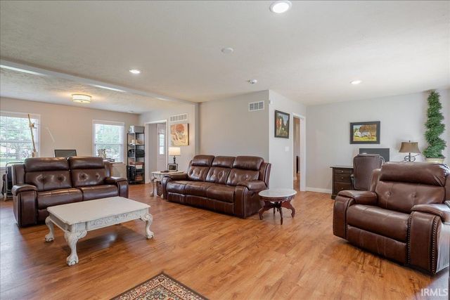 918 Stahl Court, Evansville, IN 47715