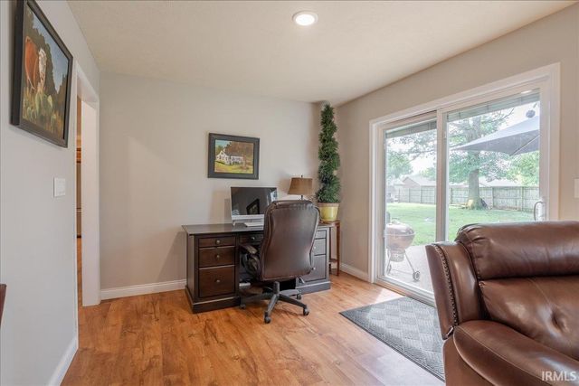 918 Stahl Court, Evansville, IN 47715