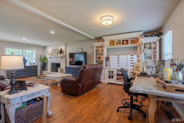 918 Stahl Court, Evansville, IN 47715