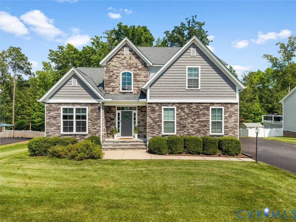 14800 Lavenham Ln, Midlothian, VA 23112