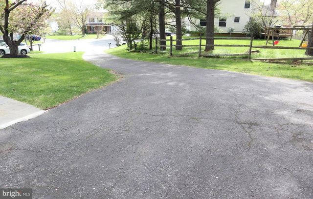 15826 ANAMOSA DR, Derwood, MD 20855