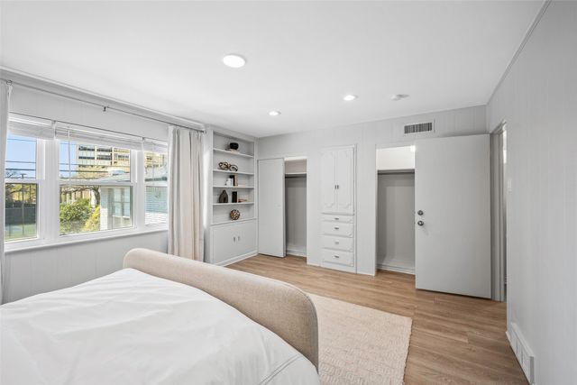 6226 Bandera Avenue C, Dallas, TX 75225