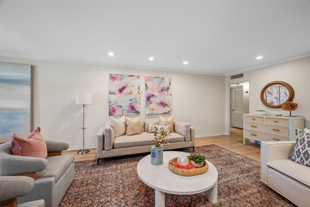 6226 Bandera Avenue C, Dallas, TX 75225