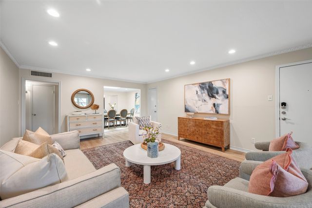 6226 Bandera Avenue C, Dallas, TX 75225