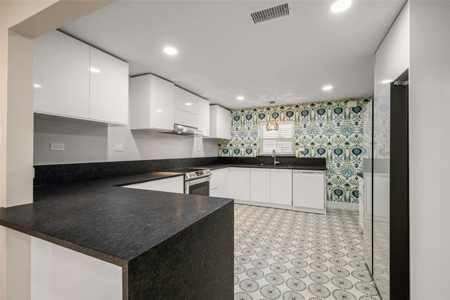 6226 Bandera Avenue C, Dallas, TX 75225