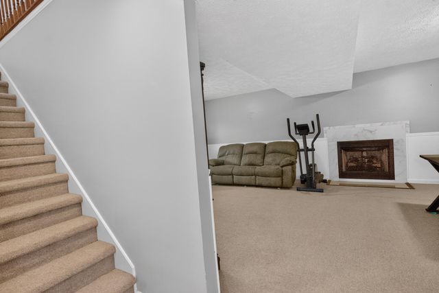 1110 Rockbridge Road, Lexington, KY 40515