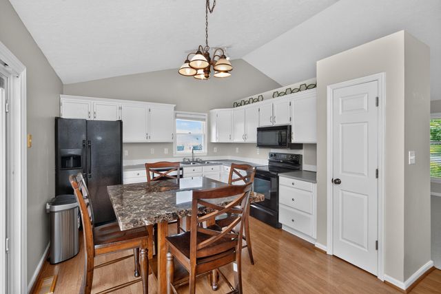 1110 Rockbridge Road, Lexington, KY 40515