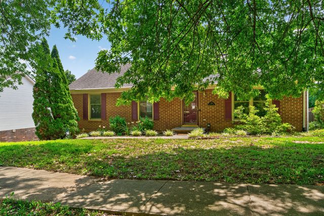 1110 Rockbridge Road, Lexington, KY 40515