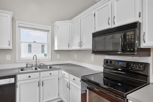1110 Rockbridge Road, Lexington, KY 40515