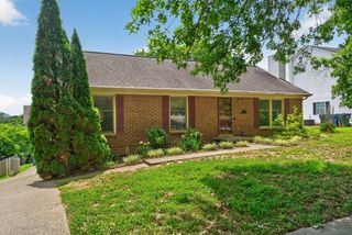 1110 Rockbridge Road, Lexington, KY 40515