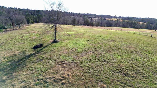 8084 E County Road 212, Buffalo, TX 75831