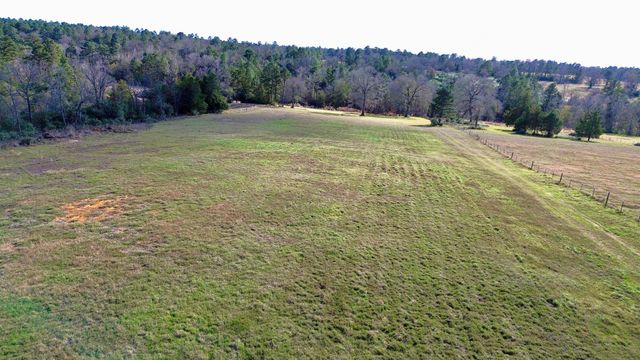 8084 E County Road 212, Buffalo, TX 75831