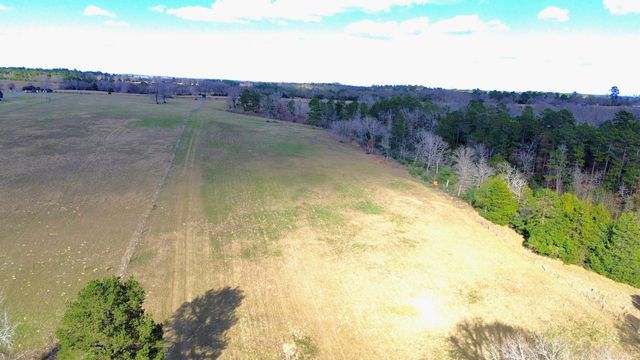 8084 E County Road 212, Buffalo, TX 75831