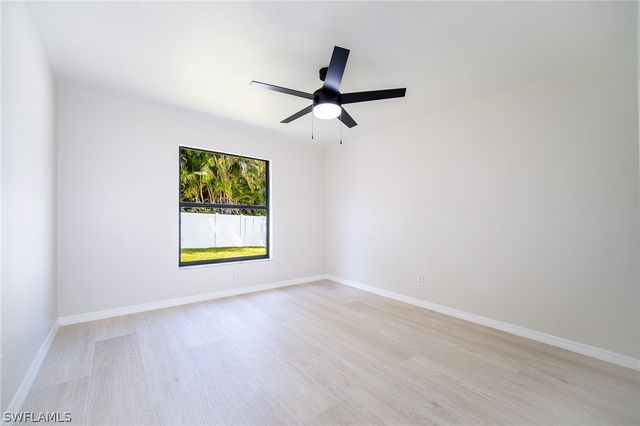 10731 Regent CIR, Naples, FL 34109