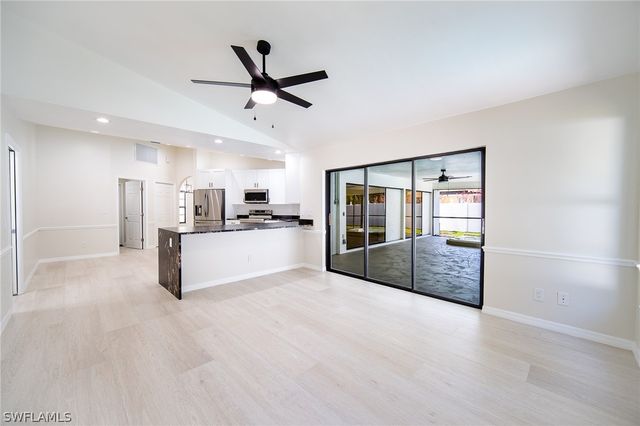 10731 Regent CIR, Naples, FL 34109